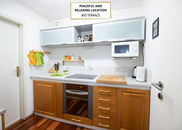 Mateja House - Apartments In Zirovnica